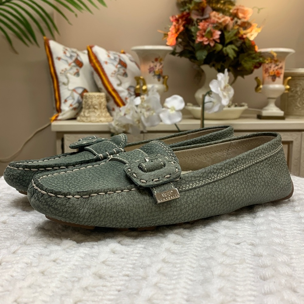 Ugg Australia Green Leather Flats Size 9